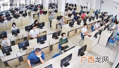 如何提高政治理论水平,如何加强政治理论学习坚定理想信念？