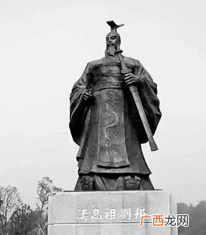再拜献大王足下的再拜是什么意思,项王则受璧，置之坐上什么意思？
