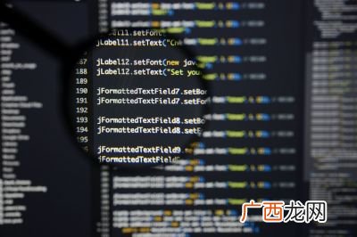 fade什么意思,faded和alone的区别？