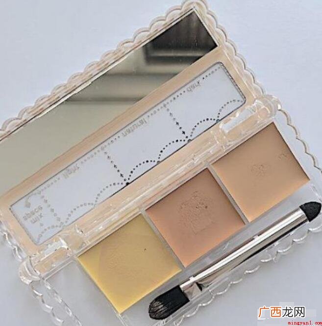 用遮瑕膏前边的步骤是什么 用遮瑕膏前面的步骤是什么