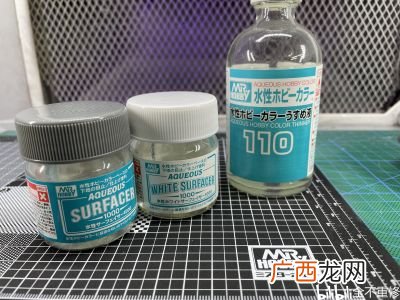 郡士的水补土用什么稀释,我正在做一个游戏角色的油泥模型，由于时间紧迫不打算翻模了，想用丙烯直接上色，请问上色之前如何打底？