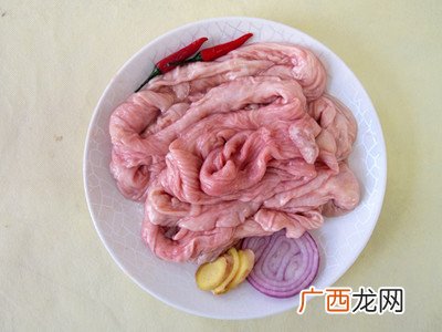 猪花肠是猪的什么内脏,猪肚连着的是什么肠子?可以吃吗?