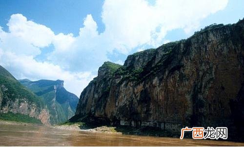 长江三峡夔门在哪里,夔门是长江必流之地吗？