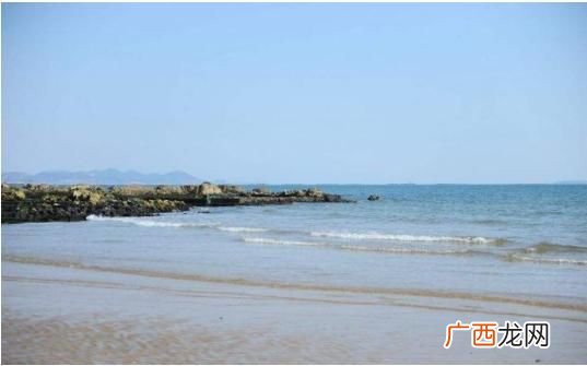 青岛赶海的地方在什么位置,青岛高新区赶海的地方？