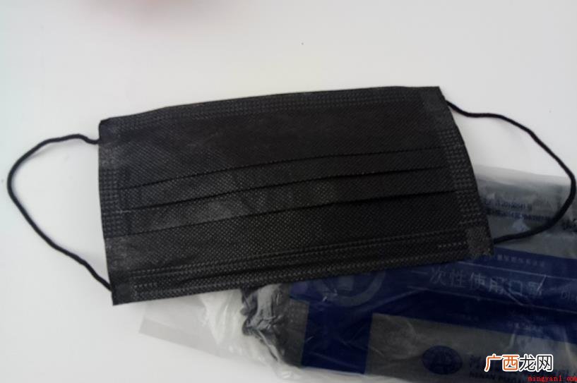 黑色一次性口罩的正确戴法是什么