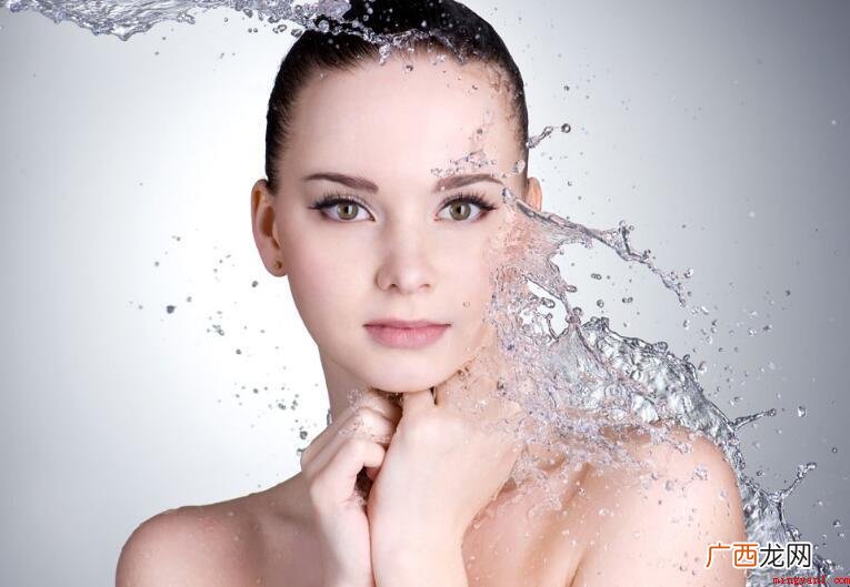 精粹水和爽肤水的区别是什么? 精粹水和爽肤水的区别是什么