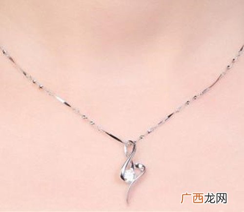铂金项链哪个牌子好,周大生950铂金怎么样？