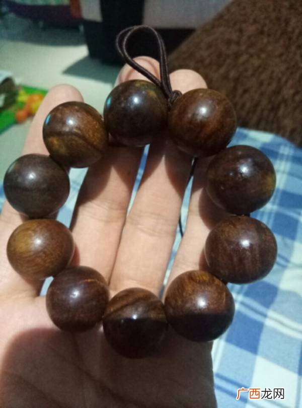 沉香属于什么木,花梨木属于沉香吗？