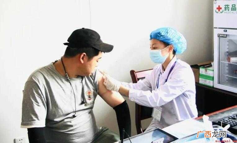 打完新冠疫苗棉签要按压多久