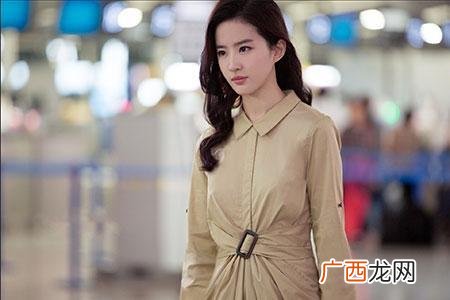 刘亦菲在拍金粉世家的时候多少岁,刘亦菲演的清宫戏叫什么名字？
