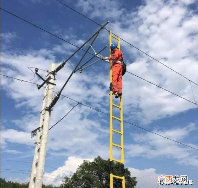 高压电线杆的危害有哪些,高压线箱对居民有害吗？
