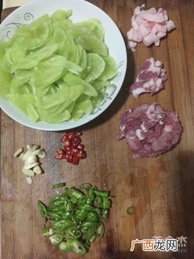 怎么炒出肥肉中的猪油,怎么炒肉挫？