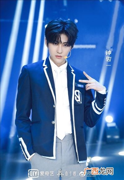 龙韬娱乐在哪里,龙韬娱乐现任董事长？