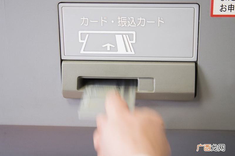 美的空调手动开关在哪里,美的空调落地式面板怎么开？