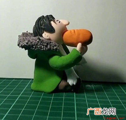 王思聪:你们别再发我吃热狗的照片了行吗 王思聪吃热狗什么梗是什么梗