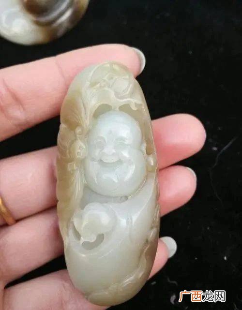 和田玉青海料什么意思,且末料跟和田玉还有青海料有什么区别?