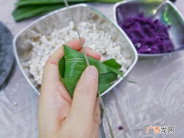 怎么包三角粽子详细步骤,教你如何包一个三角粽子？