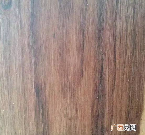 非洲酸枝木原木什么颜色,缅甸红酸枝和非洲酸枝木料有什么不同？