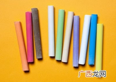 粉笔里面有什么物质,粉笔长几毫?