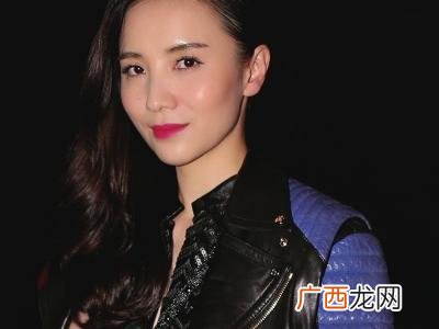 小宋佳和宋佳是同一个人吗,为什么叫宋佳，还有小宋佳啊？她们是一个人吗？