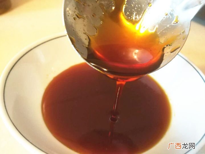 炒糖色用油还是水,怎么用油炒糖色？