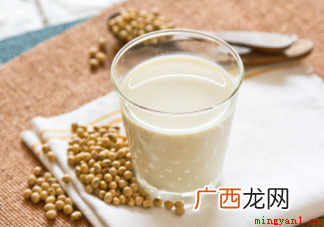 豆浆里有雌激素可以丰胸吗 乳腺增生不可以喝豆浆吗 豆浆里有雌激素可以丰胸吗