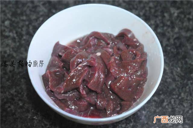 猪肝里含有什么成份,动物肝脏有什么营养价值？