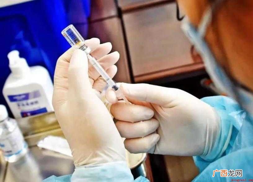 2020年,新冠肺炎疫情突袭,至今仍在持续扩散 中国研制了几种新冠疫苗
