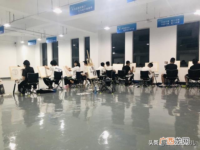 高中美术生,高中选择美术特长的利与弊？