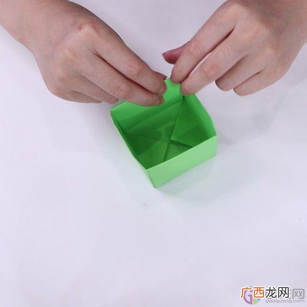 怎么折纸垃圾桶,怎么折垃圾桶正方形？