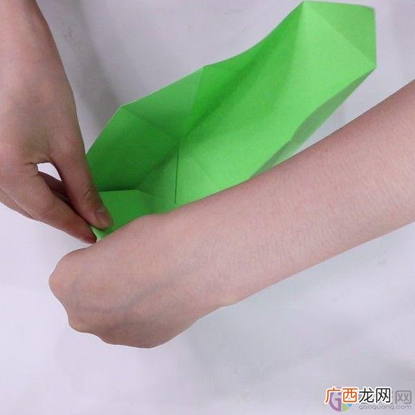 怎么折纸垃圾桶,怎么折垃圾桶正方形？