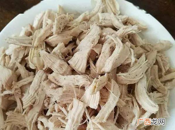 100克鸡胸肉蛋白质含量,200克鸡胸肉大概有多少，就像超市里那一块大概是多少克？