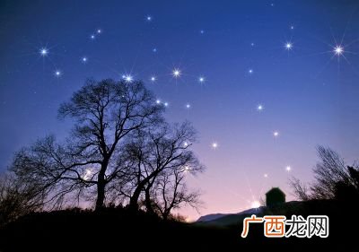 天上星星为何一闪一闪的,夜空中的星星为什么会眨眼睛？