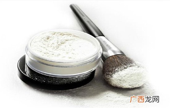 定妆粉怎么用,定妆粉的正确使用和以及定妆小技巧？