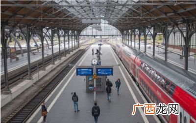 北京几个火车站分别在什么位置,北京高铁站有哪几个站？