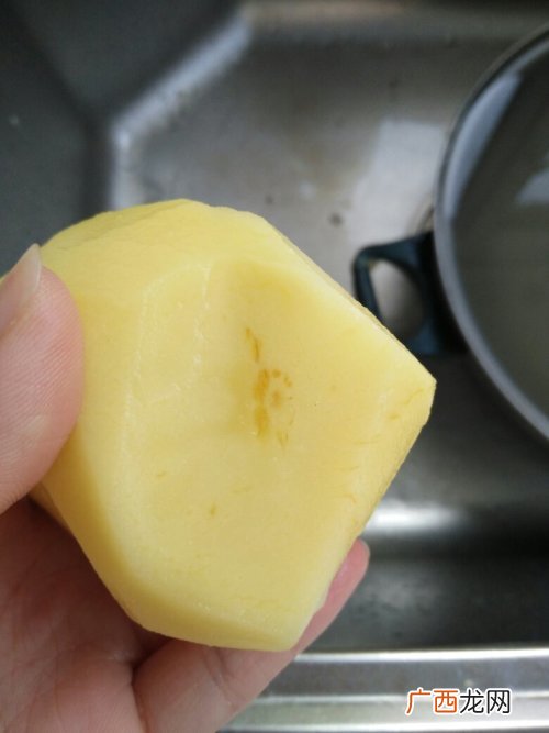 土豆里面有褐色斑点能吃吗,马铃薯黑心病如何防治？