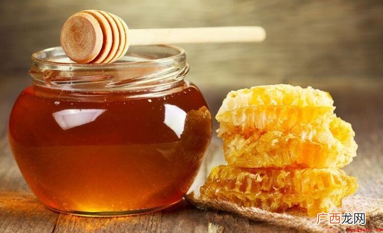 蜂蜜不可以和什么一起食用 蜂蜜不能和什么一起食用