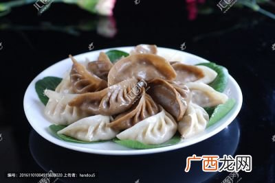 烫面角的面怎么和,烫面用多少度的热水？