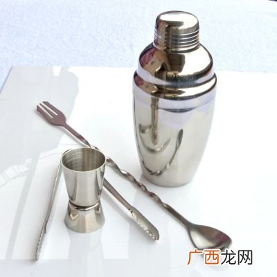 调酒所需的工具,量筒和量杯的区别表格？