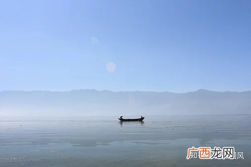 形容夕阳西下的美景,寻找关于描写夕阳下海面美景的诗句。急求呀？