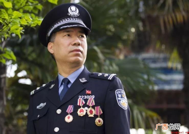 有关警察归属于公务员吗 警察属于公务员吗