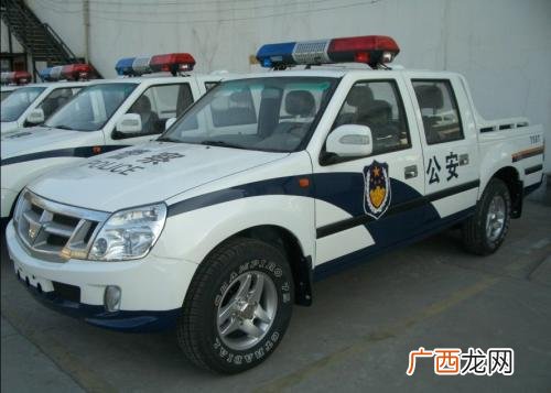 为什么警车来了要开警报,警车警报按键功能？