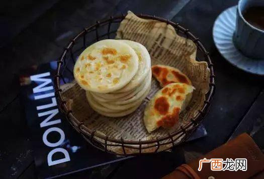 摊饼怎么做又软又好吃,酸菜饼怎么做又软又好吃？