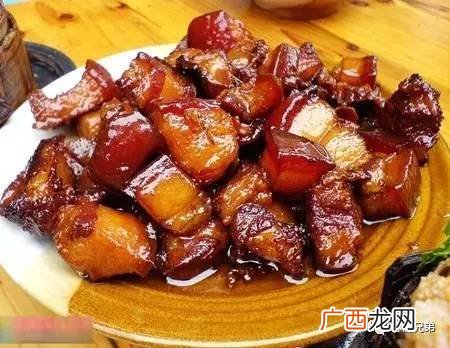 红烧肉的热量是多少,吃红烧肉会发胖吗，怎么吃红烧肉不发胖？