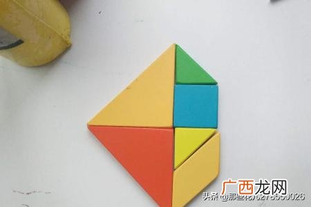 如何用七巧板拼正方形,怎样将七巧板摆成正方形？