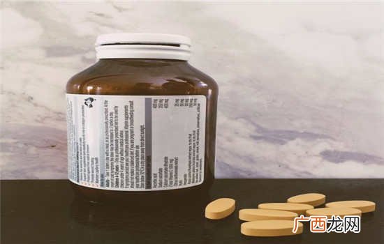 烟酰胺的副作用,烟酰胺原液白天能用吗？