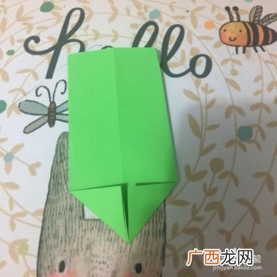 滑翔机怎么折,世界上最最最最最最最厉害的滑翔纸飞机怎么折？