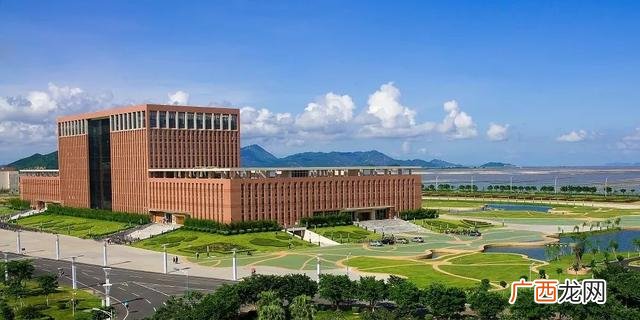珠海吉林大学在哪里,中山大学珠海校区属于哪个区？