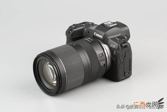 镜头的焦距指的是什么,镜头18一300代表什么？