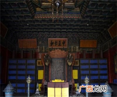 故宫养心殿的历史意义,历史讲坛：为什么清朝皇帝爱住养心殿？